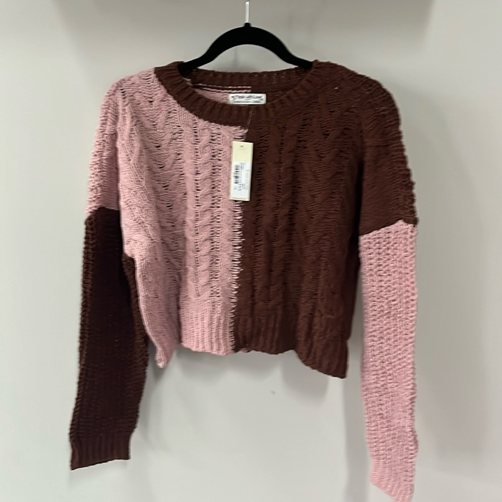 Cozy Cropped Sweater (L) - Picture 1 of 2